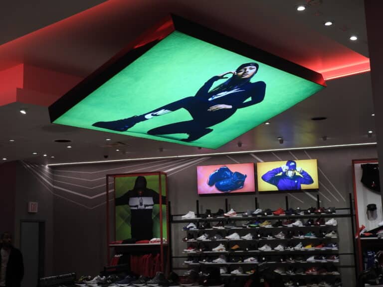 Bright Display™ Lightboxes, lightbox, light box, retail, displays, signage, advertising, Gable, visual solutions