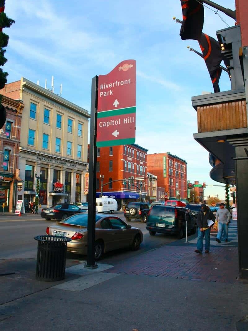 Downtown Nashville directional signage for Riverfront Park and Capitol Hill with custom urban wayfinding by Gable.