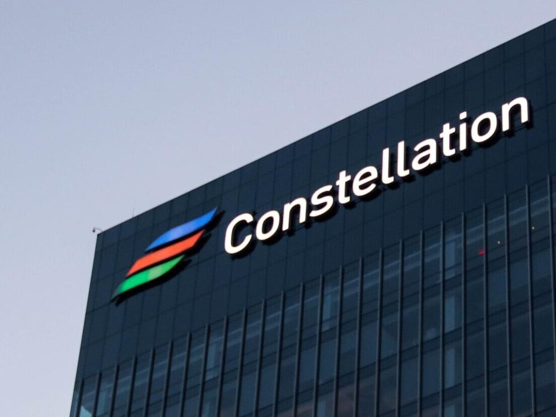 Constellation and Exelon lobby reception area with illuminated interior corporate signage by Gable.