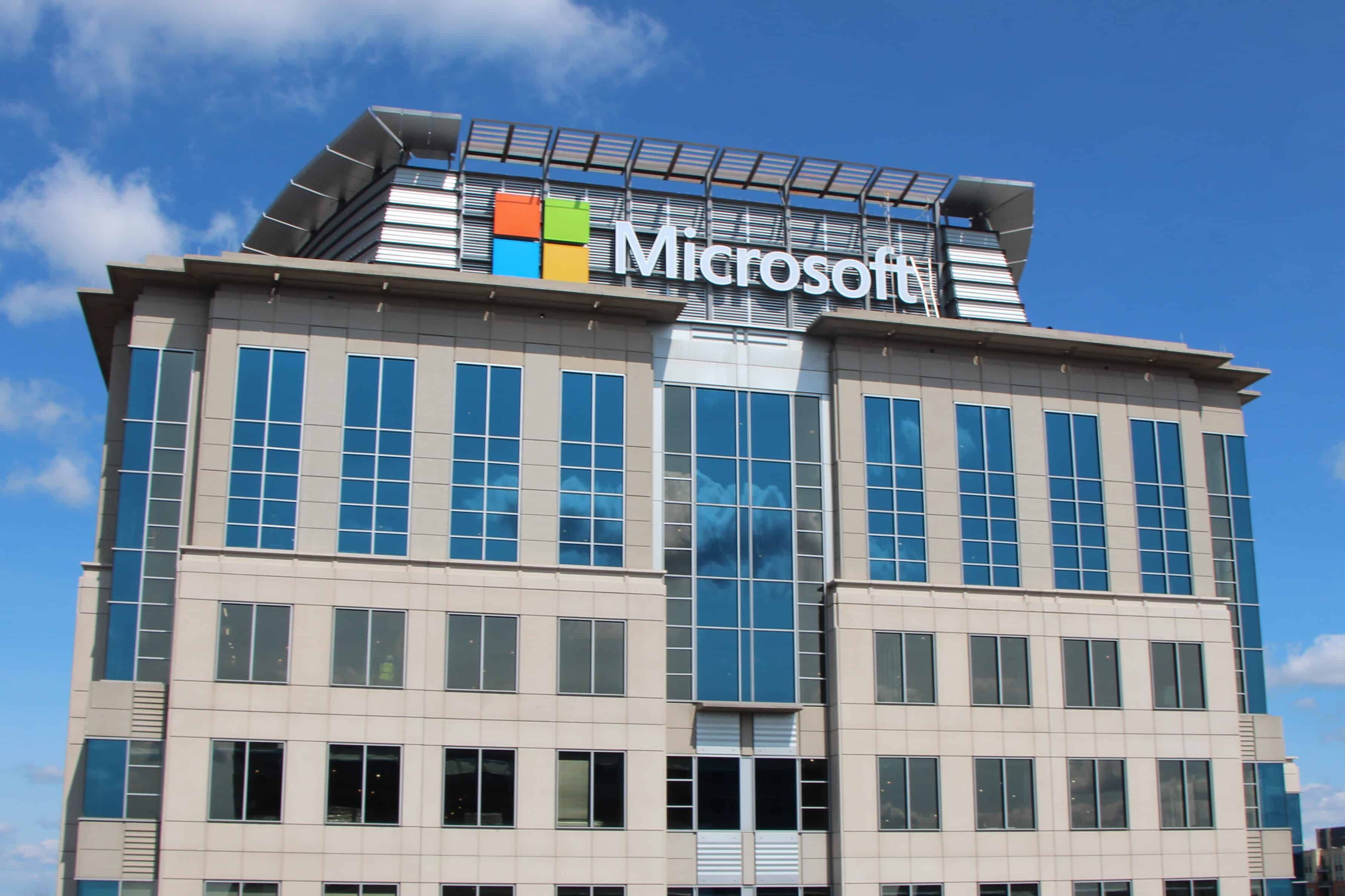 Microsoft office building with large rooftop corporate signage and custom exterior branding by Gable.